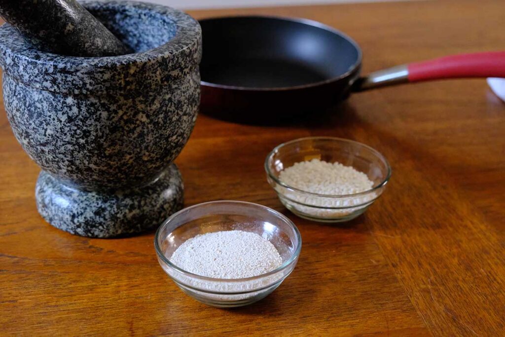 Equipment to make Toasted Rice Powder