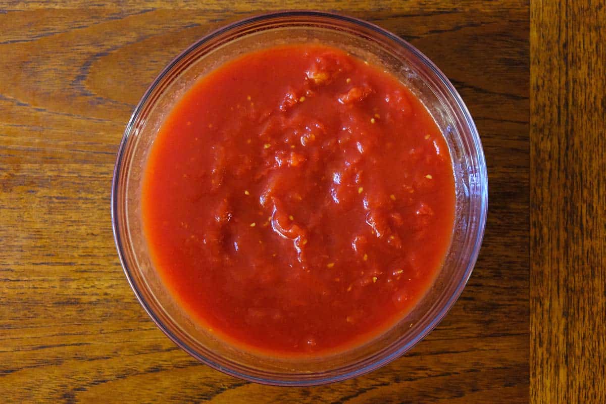 Top down view of prepared authentic Neapolitan Pizza Sauce Recipe